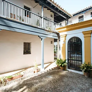 Aitana's Retreat With Charming Garden Apartamento